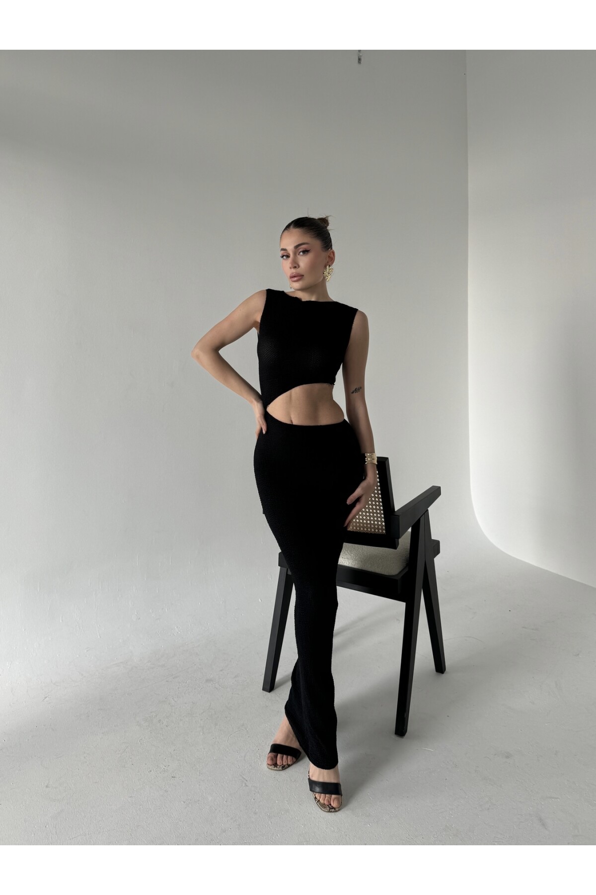 Kadın marka model rustik kumaş detay dekolteli elbise