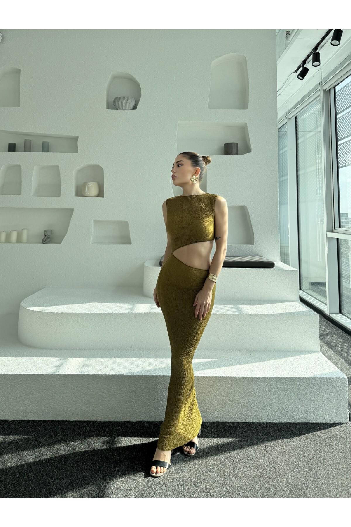 Kadın marka model rustik kumaş detay dekolteli elbise