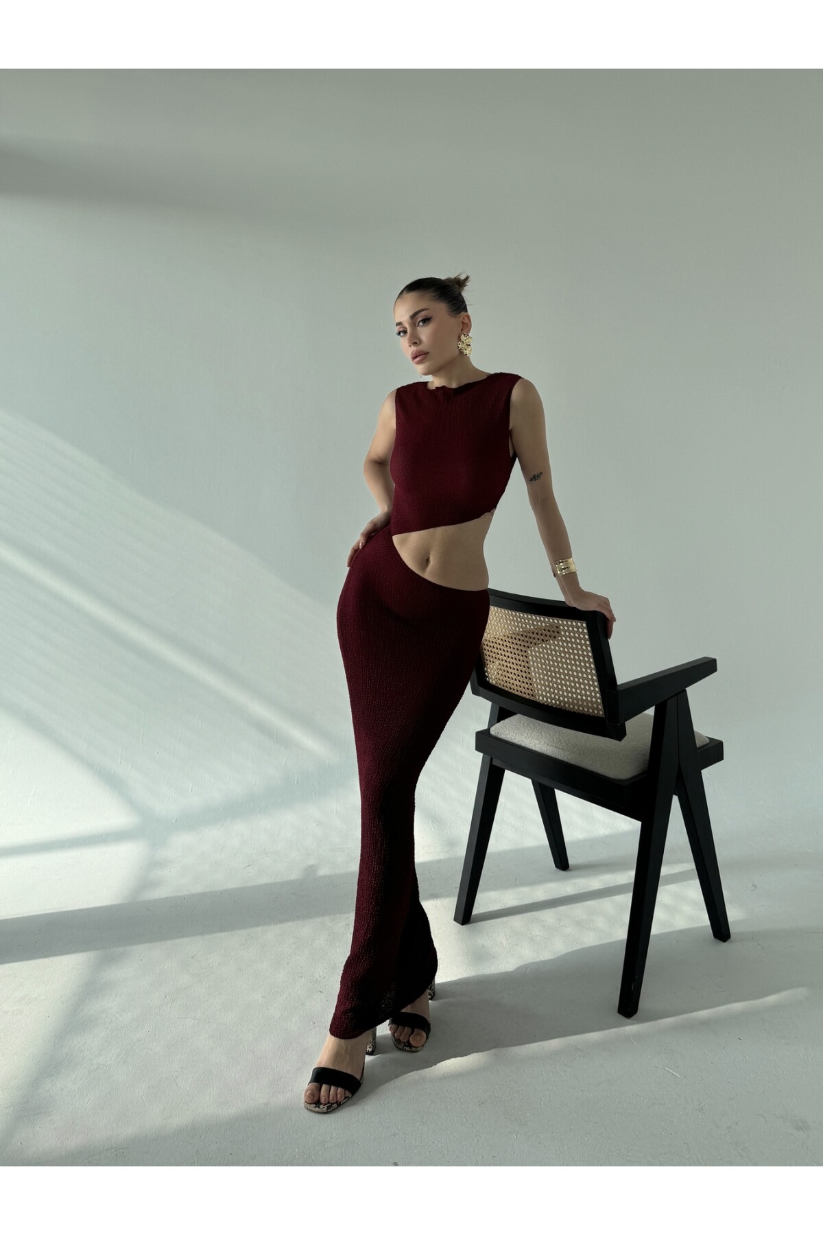 Kadın marka model rustik kumaş detay dekolteli elbise