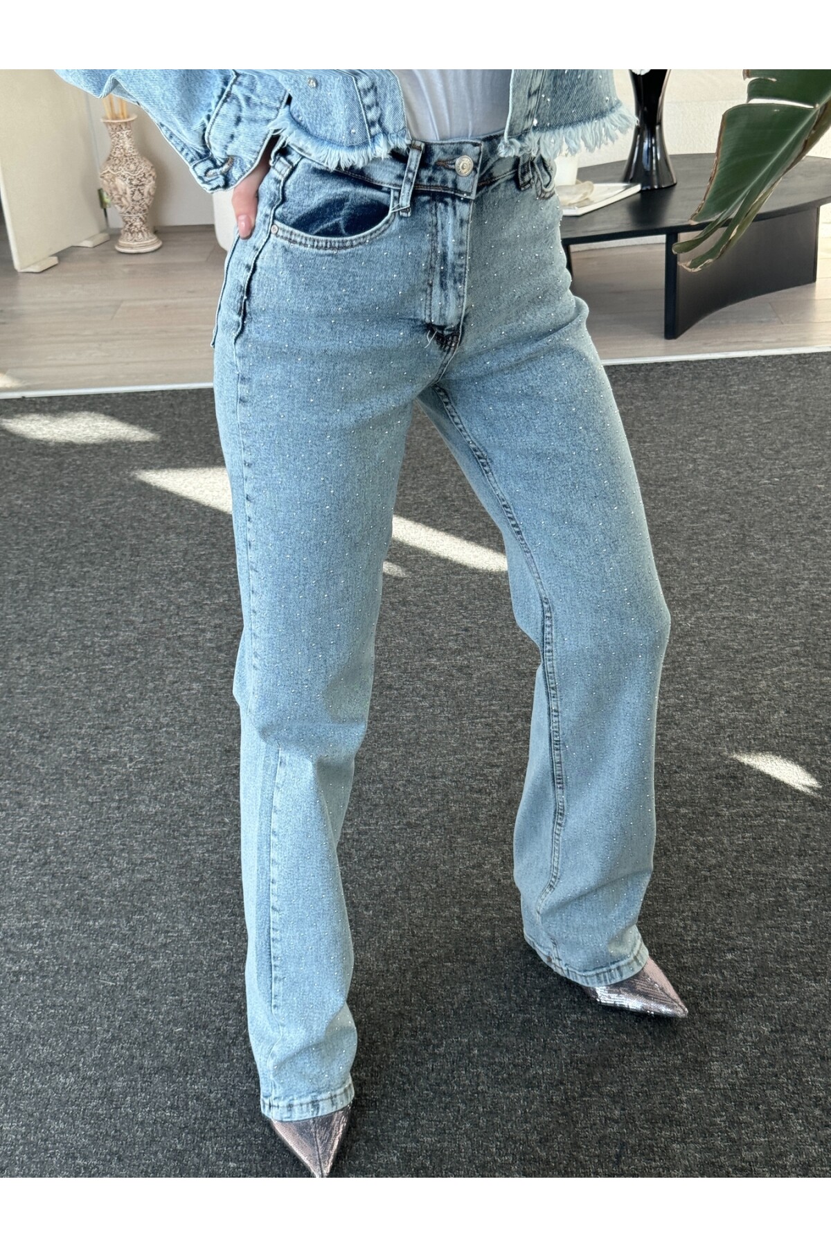 Kadın Marka Model Taş Detaylı Yüksek Bel Jean
