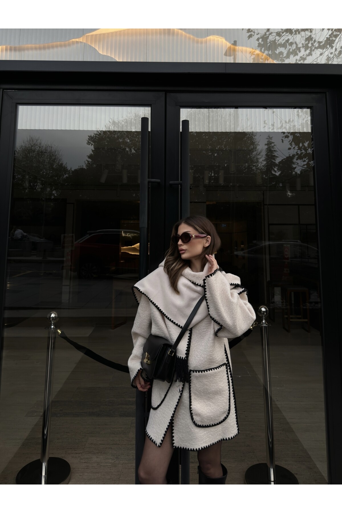 Kadın Nakışlı Atkılı Kaşe Kaban Ceket