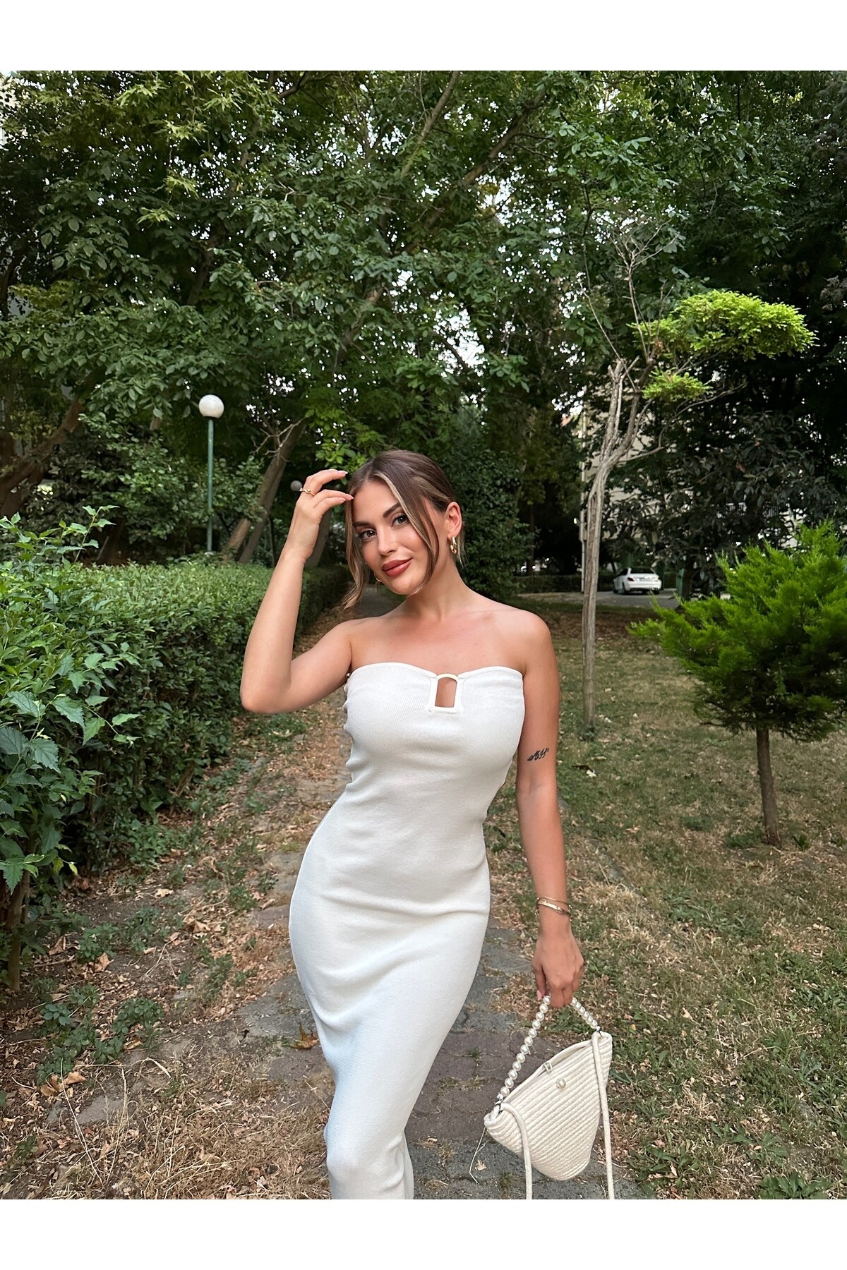 Kadın Önü Metal Aksesuarlı Straplez Triko Elbise Beyaz