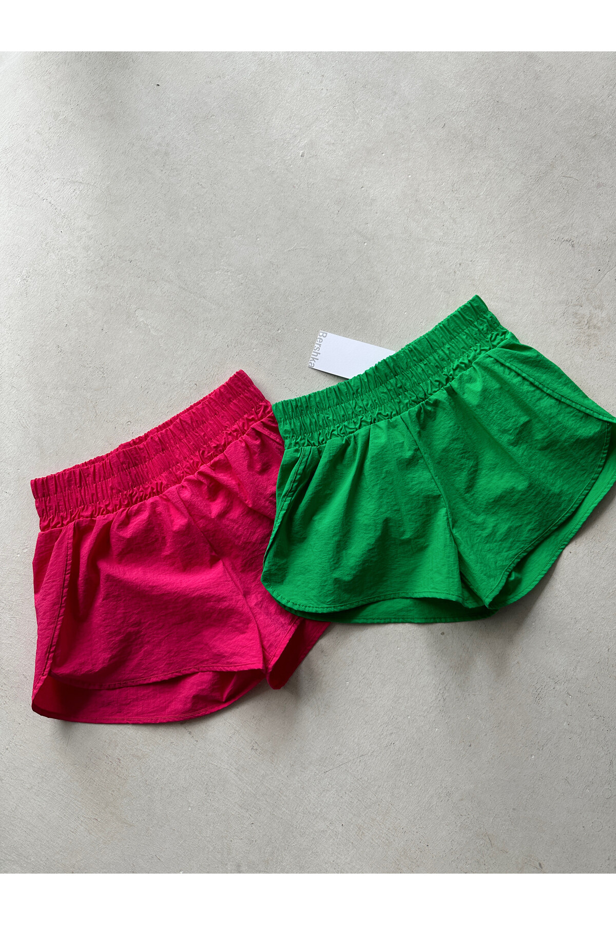 Kadın Orjinal Marka Beli Lastikli Parüşüt Şort  Yeşil