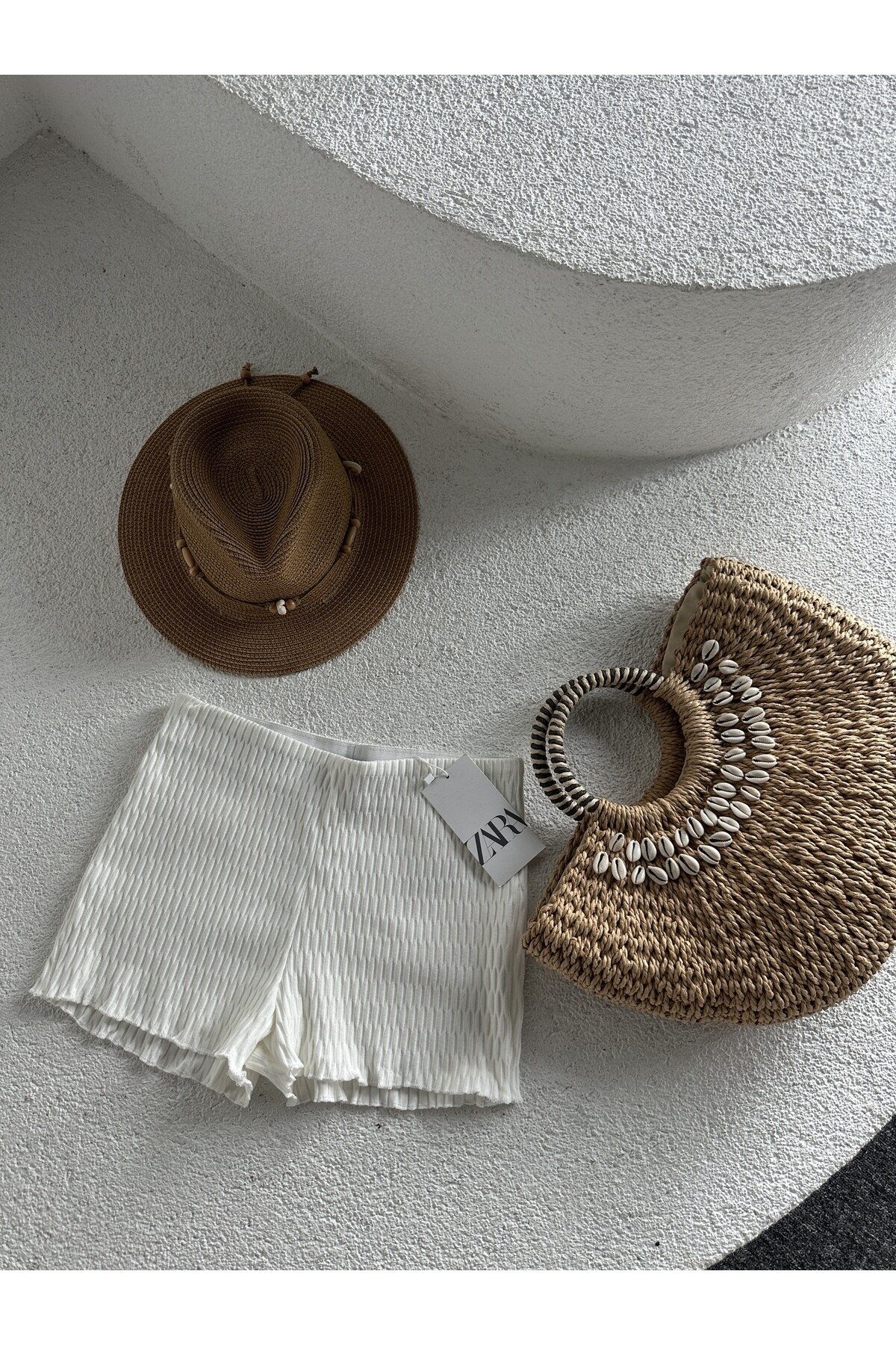 Kadın Orjinal Marka Beyaz Beli Lastikli Pileli Şort