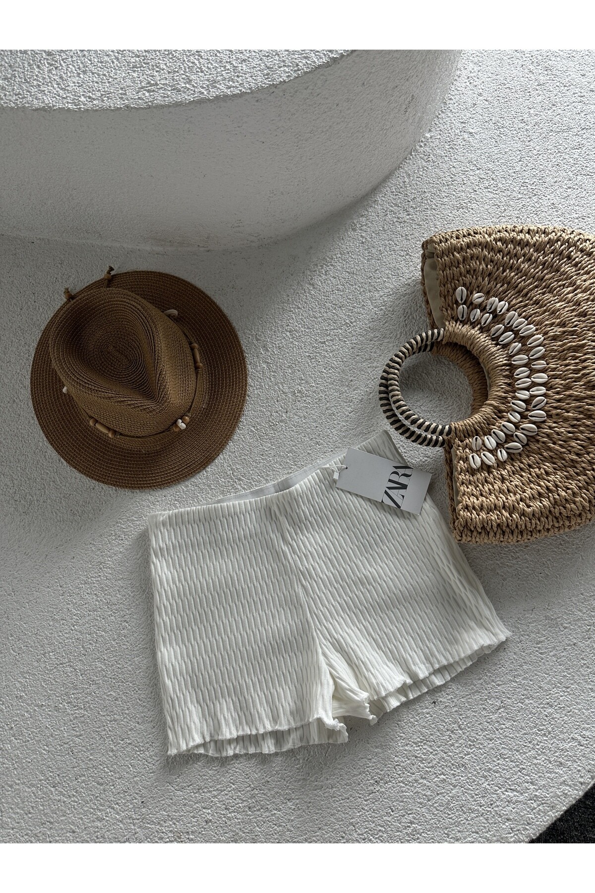 Kadın Orjinal Marka Beyaz Beli Lastikli Pileli Şort