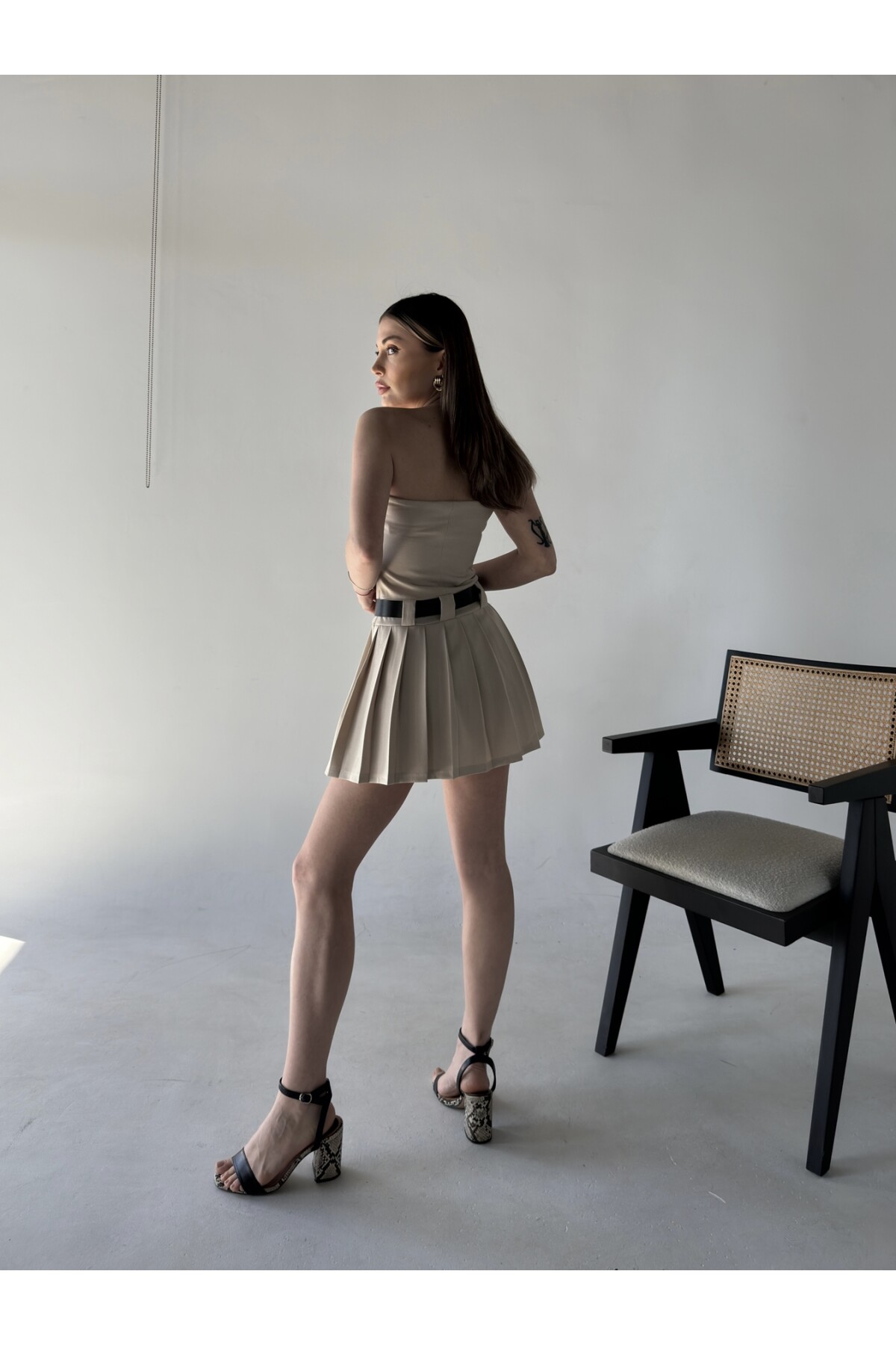 Kadın Orjinal Marka Zra Model Pileli Kemerli Şortlu Etek Straplez Elbise Krem