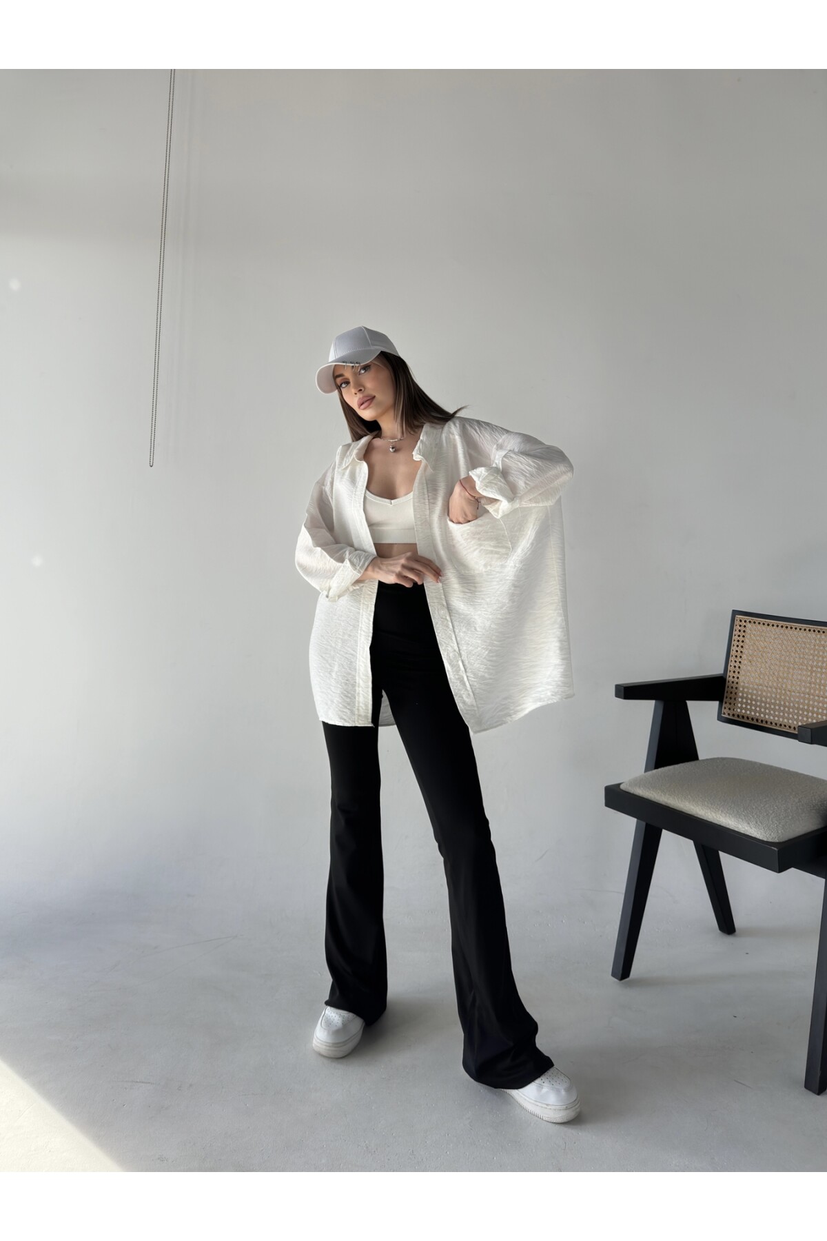 Kadın Oversize Dökümlü Tek Cepli Dokulu Gömlek