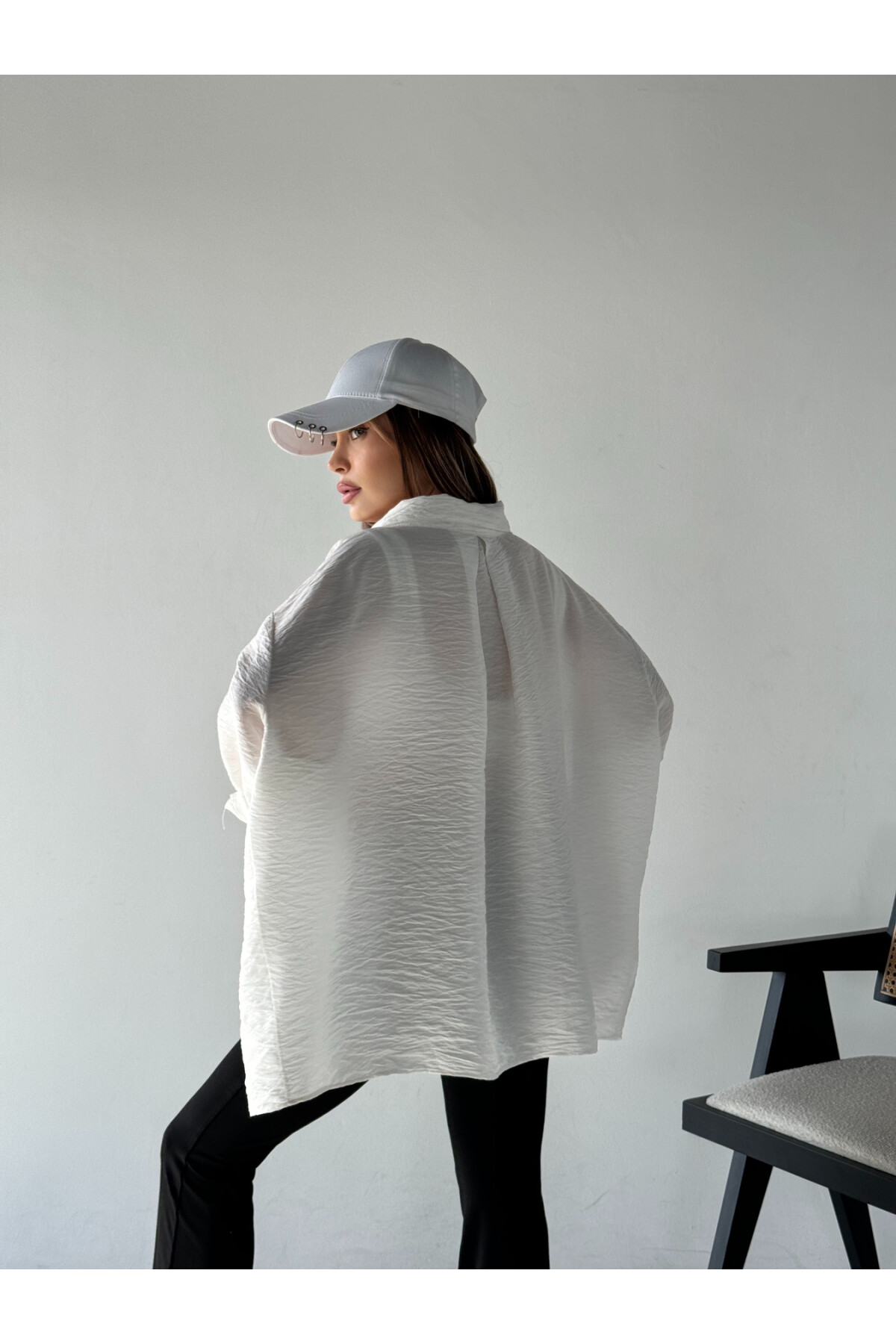 Kadın Oversize Dökümlü Tek Cepli Dokulu Gömlek