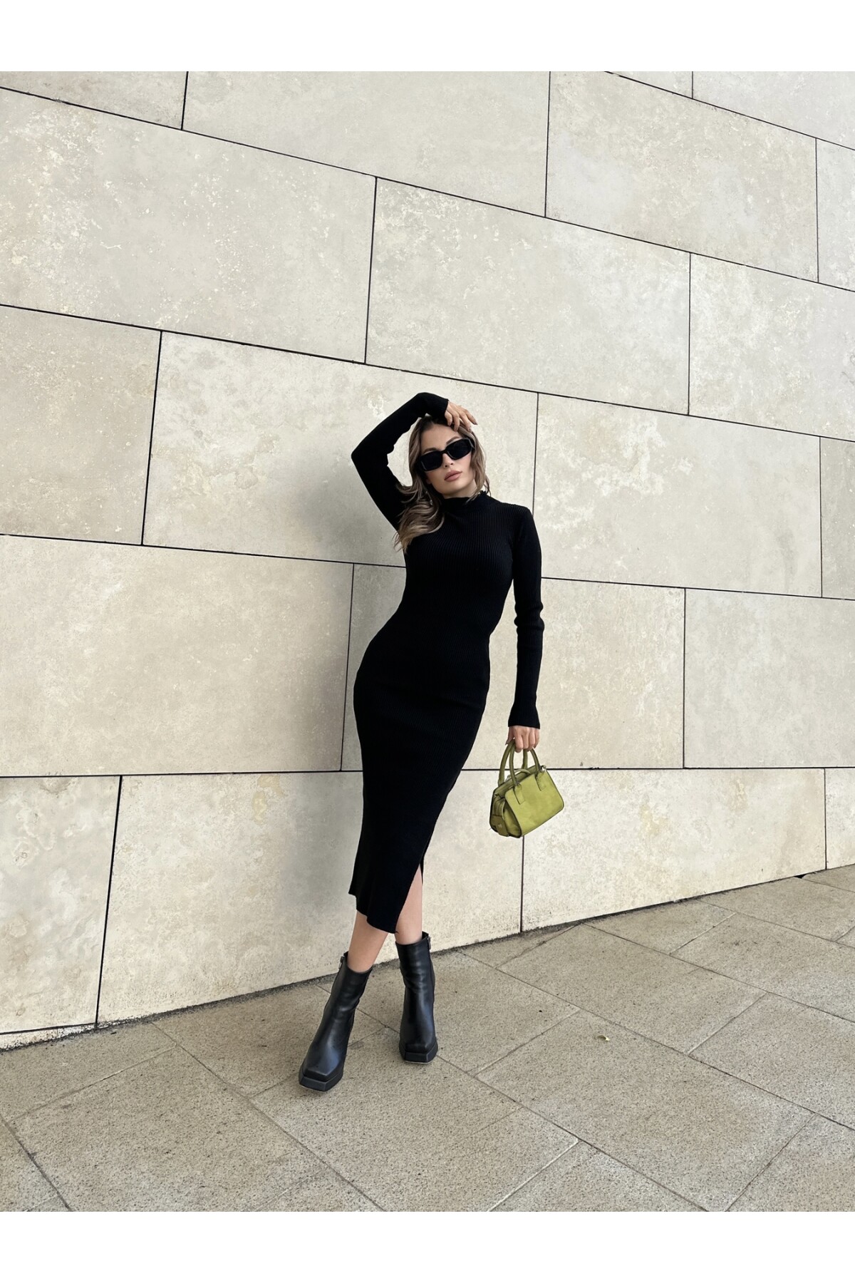 Kadın Siyah Balıkçı Yırtmaçlı Triko Elbise