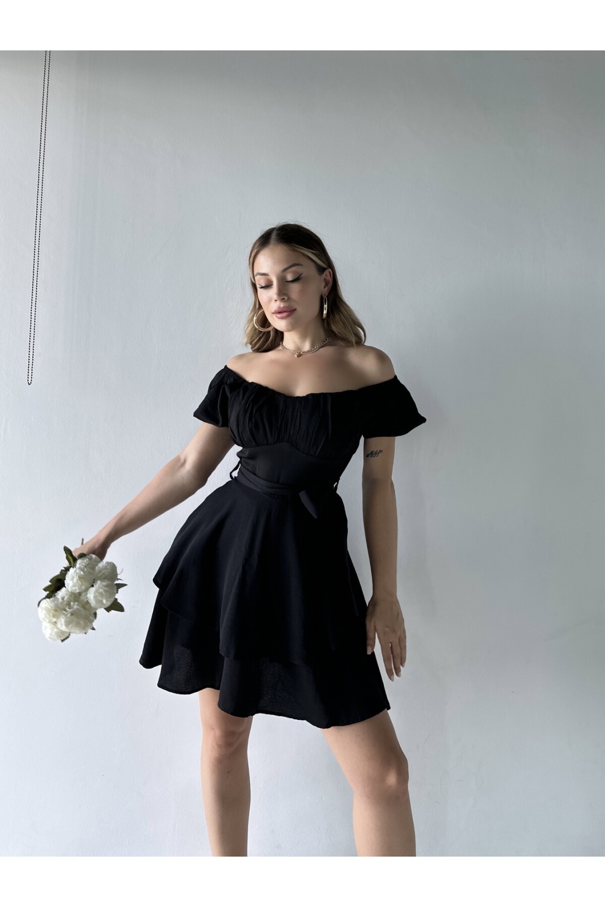 Kadın Siyah Drape Detaylı Şortlu Volanlı Elbise