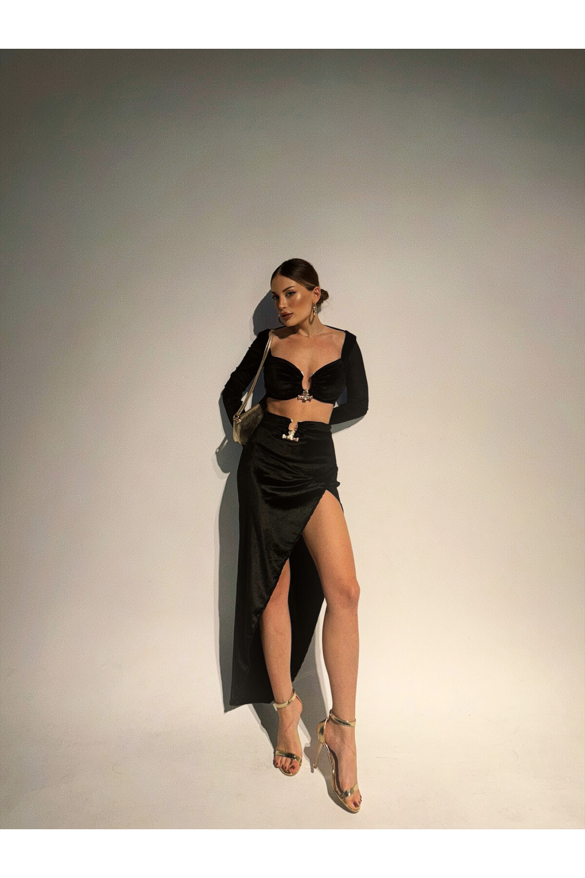 Kadın Siyah Kadife Toka Detaylı Alt Üst Takım