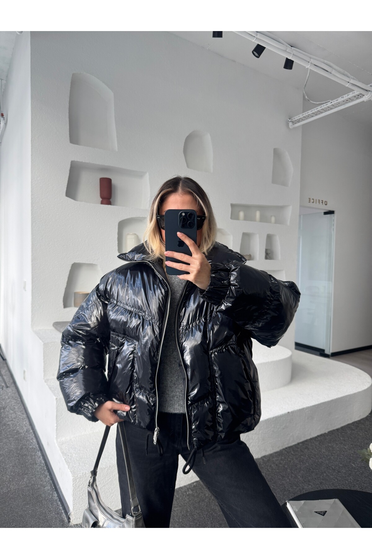 Kadın Siyah Parlak Şişme Mont