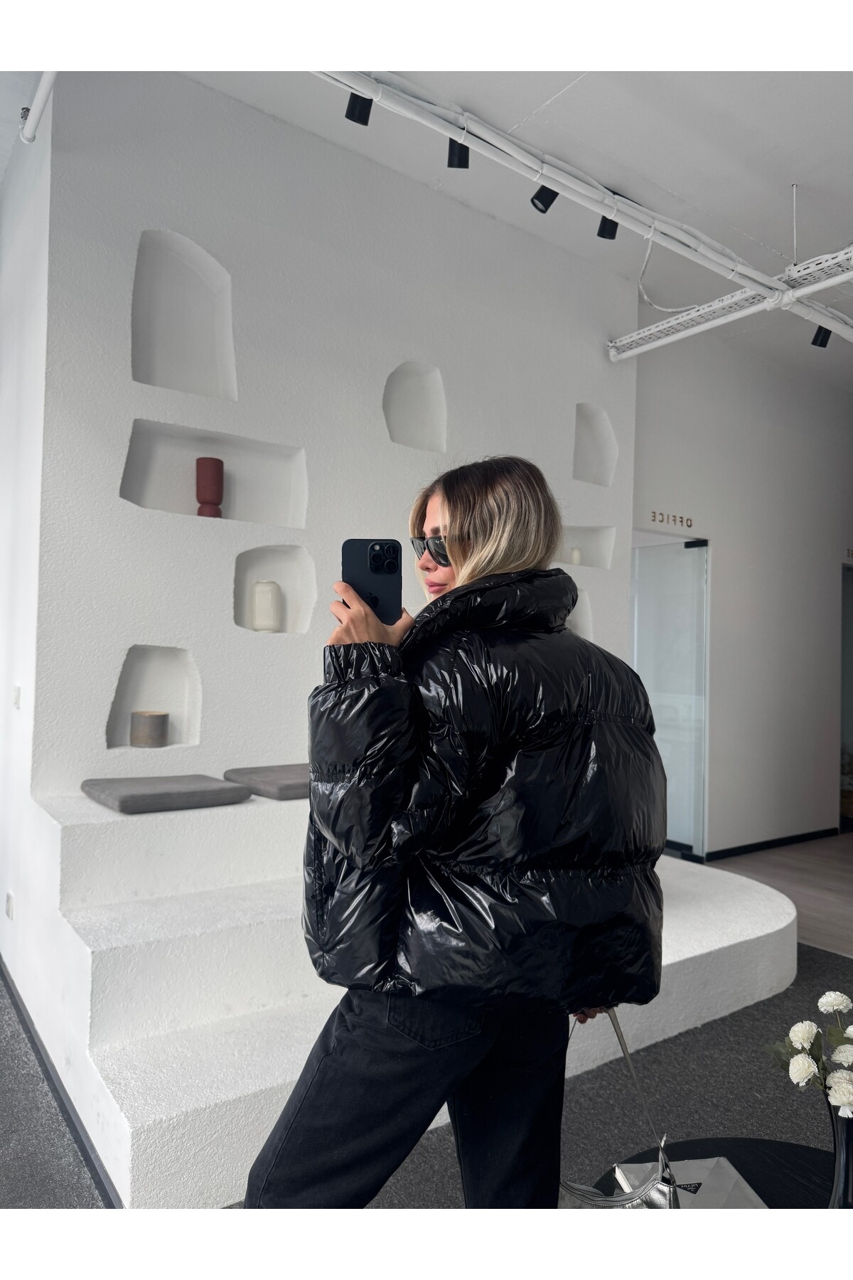 Kadın Siyah Parlak Şişme Mont