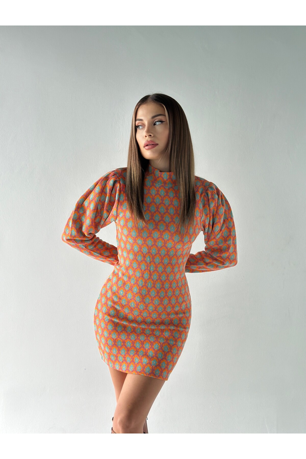 Kadın Orjinal Marka Etiketli Desenli Volanlı Kol Triko Örme Elbise