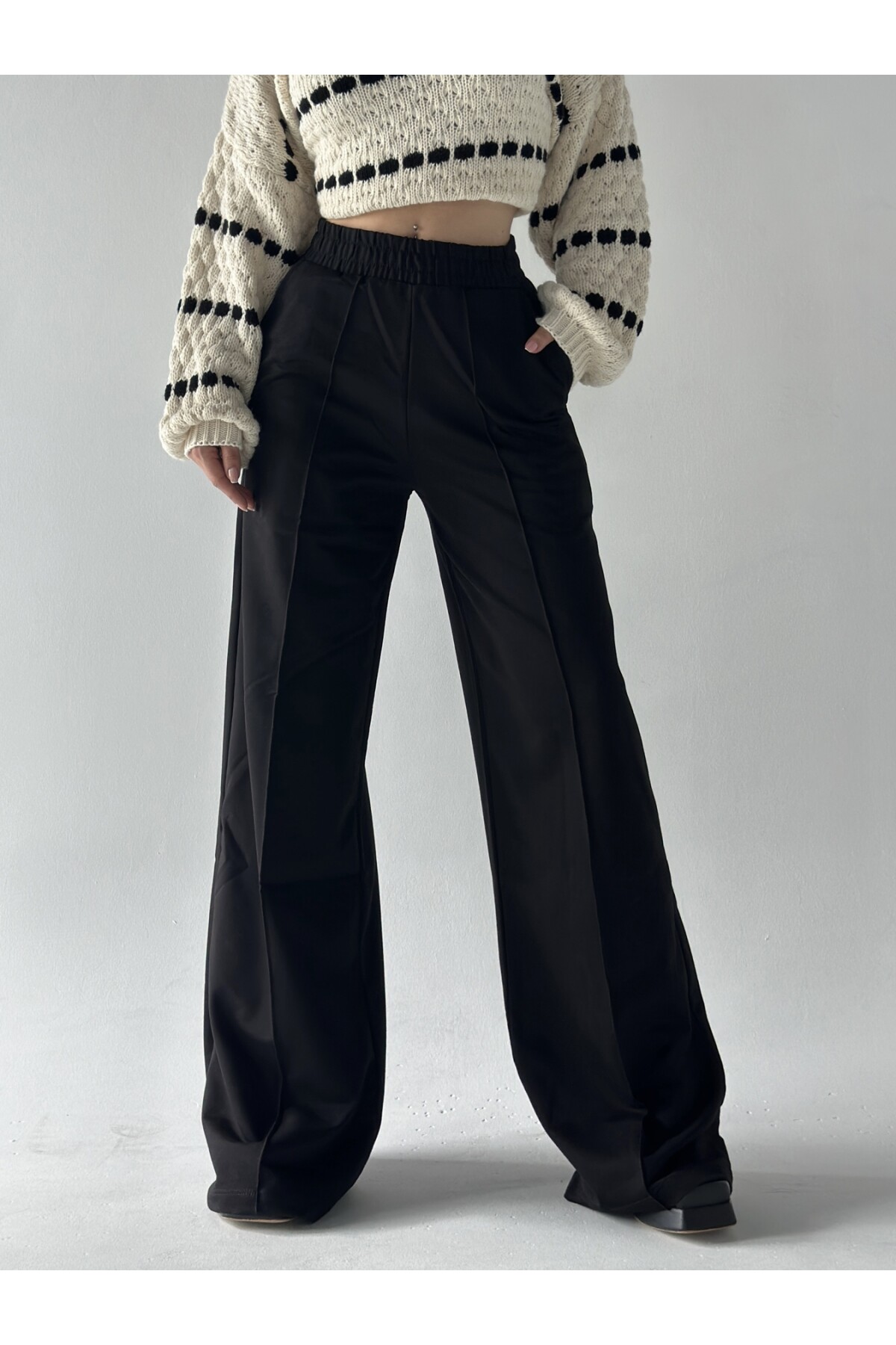 Kadın Siyah Yüksek Bel Cimalı Pantolon Eşofman Altı
