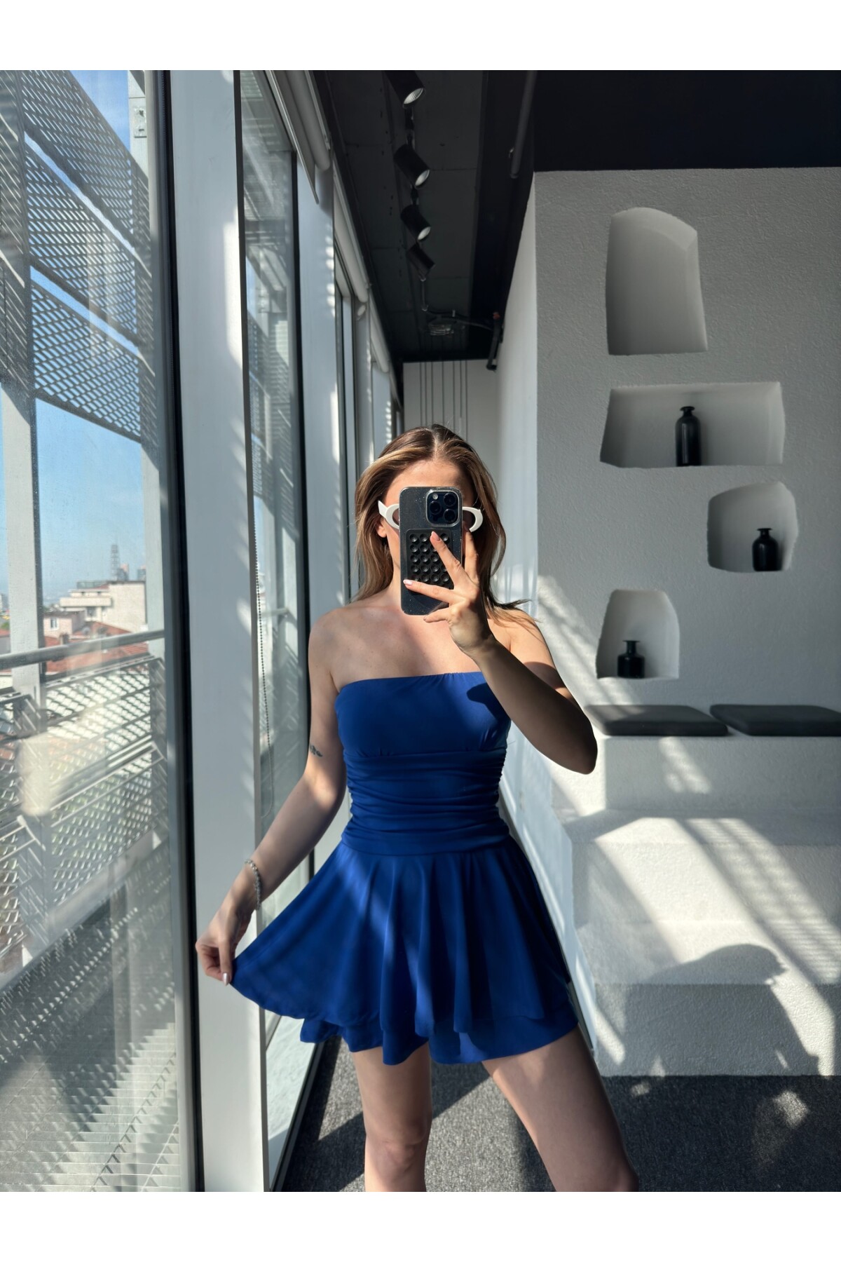 Kadın Straplez Sandy Kumaş Şortlu Beli Drapeli Mini Elbise