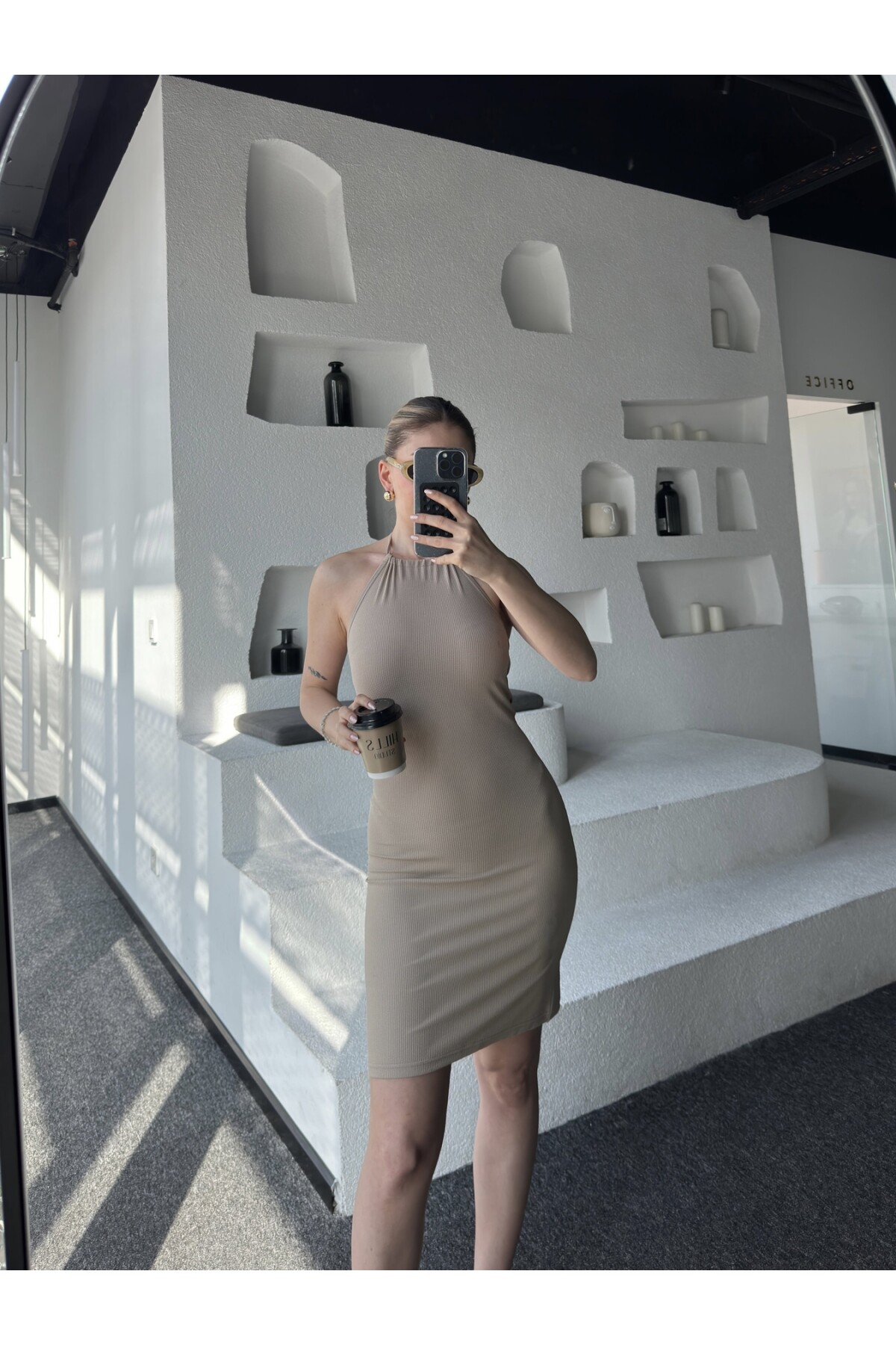 Kadın Vizon Renk Midi Boy Boyundan Bağlamalı Slim Fit Örme Elbise