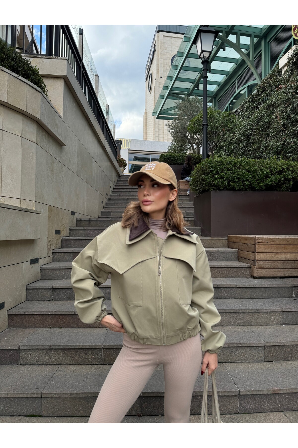 Kadın Yeşil Marka Model Çift Kadife Yaka Bomber Ceket