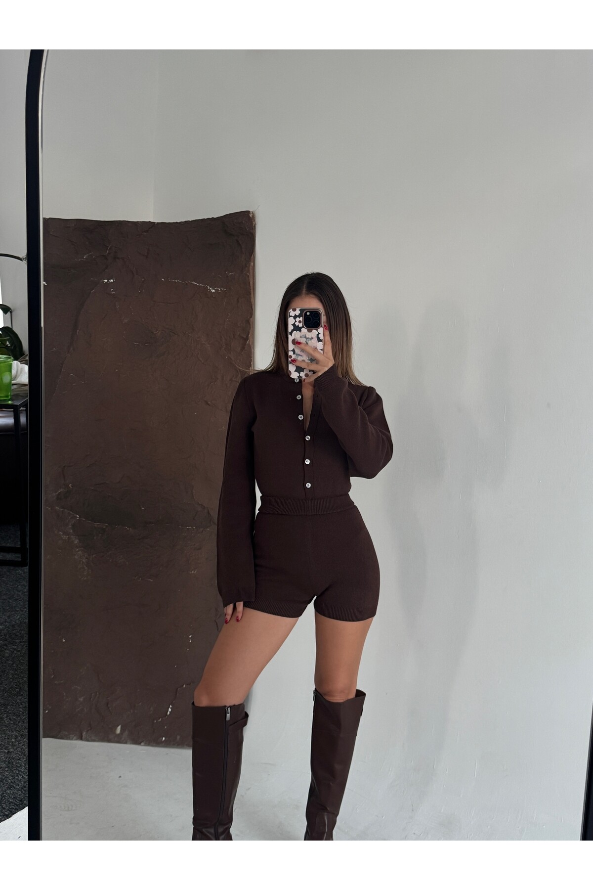 Kahverengi bodysuit hırka şort triko ikili takım