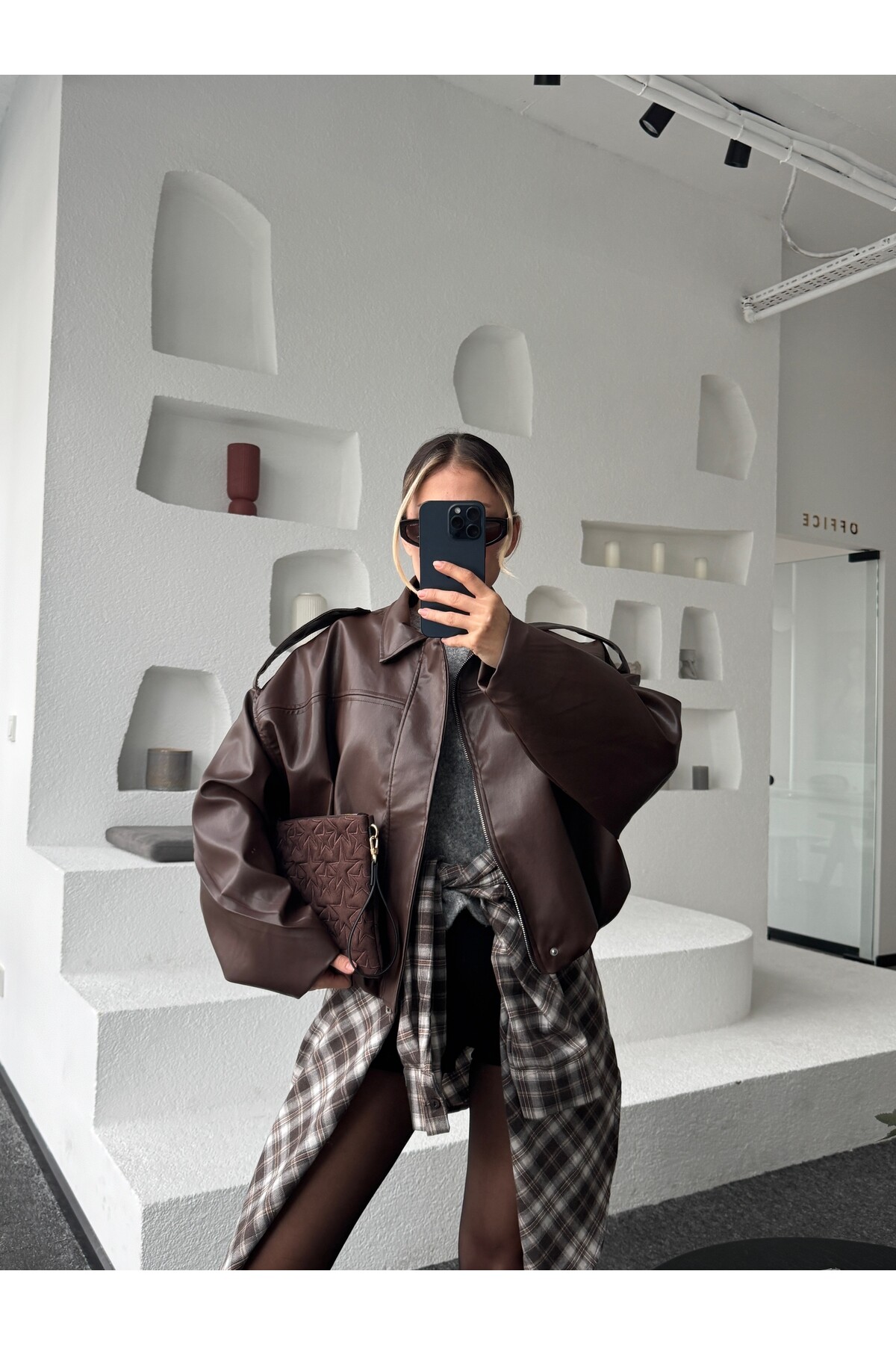 Kahverengi kısa deri ceket