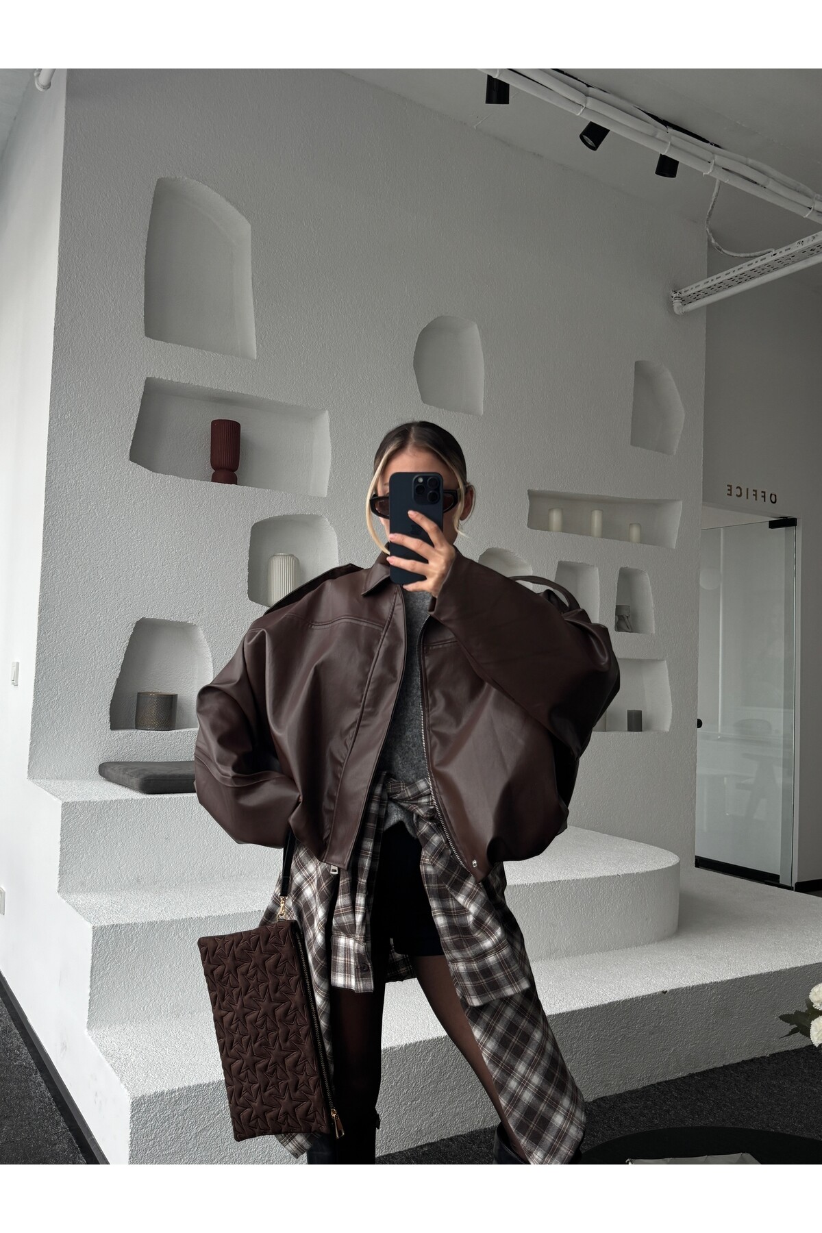 Kahverengi kısa deri ceket