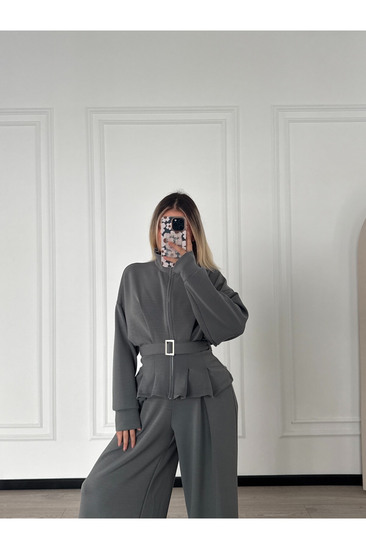 Oyhso Kumaş Marka Model Geniş Paça Kemer Detaylı Gri Takım