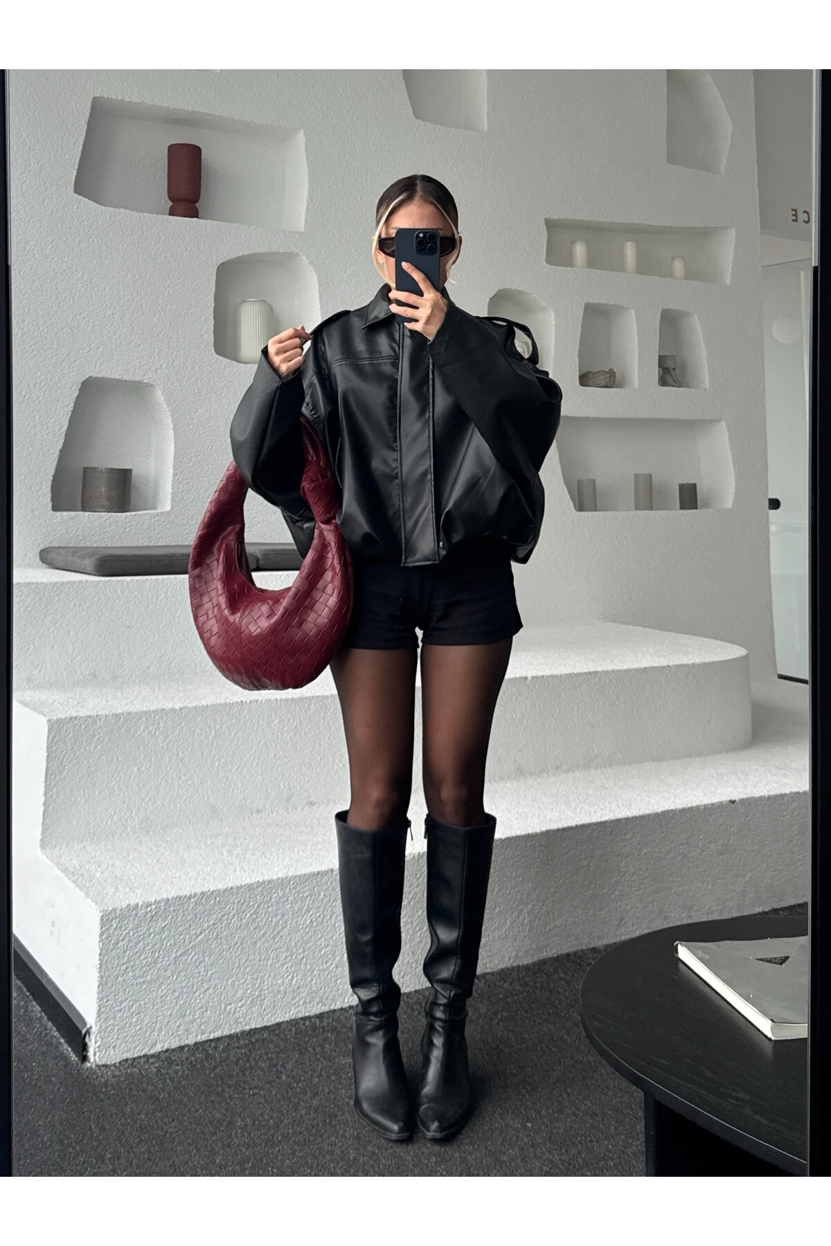 Siyah kısa deri ceket