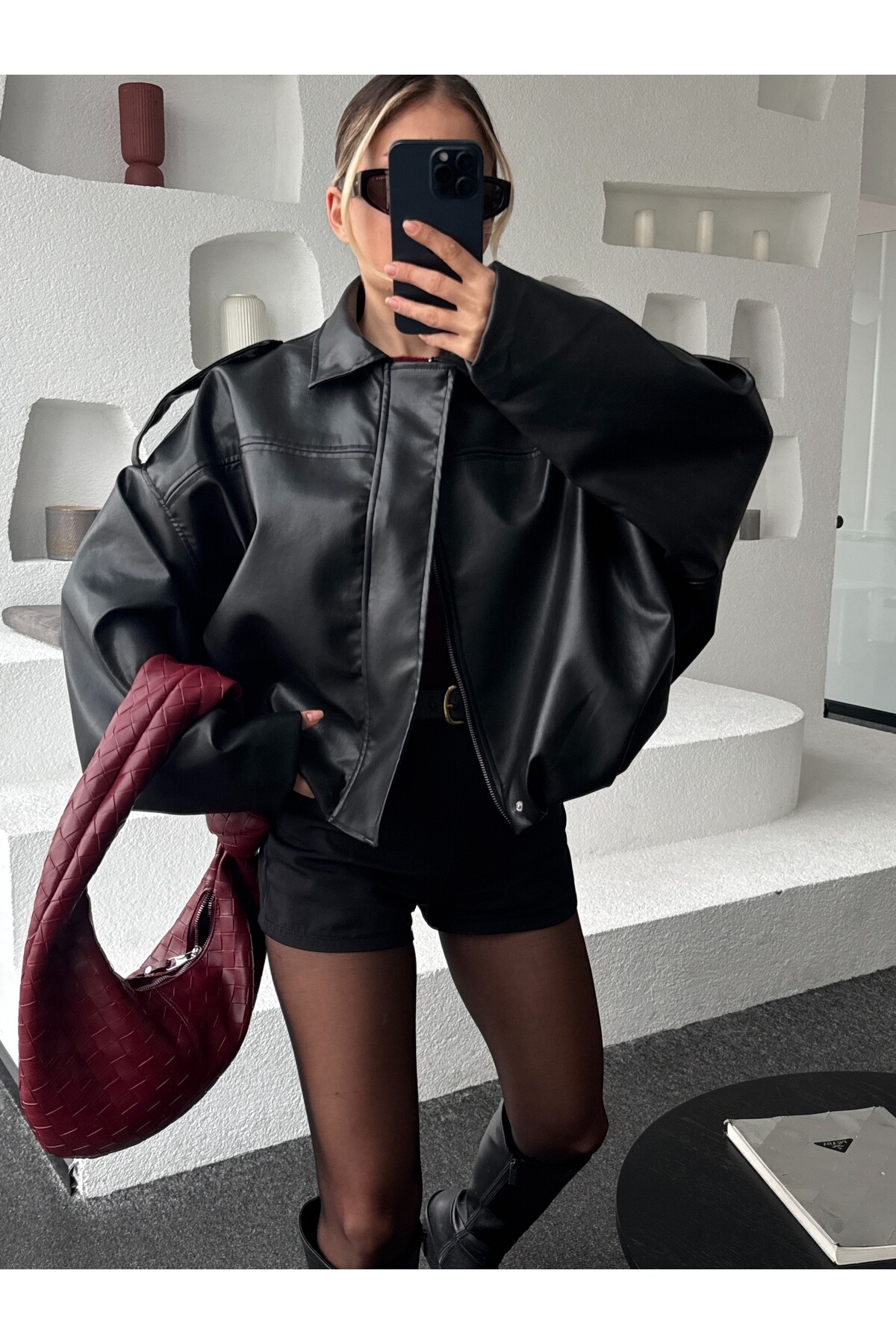 Siyah kısa deri ceket