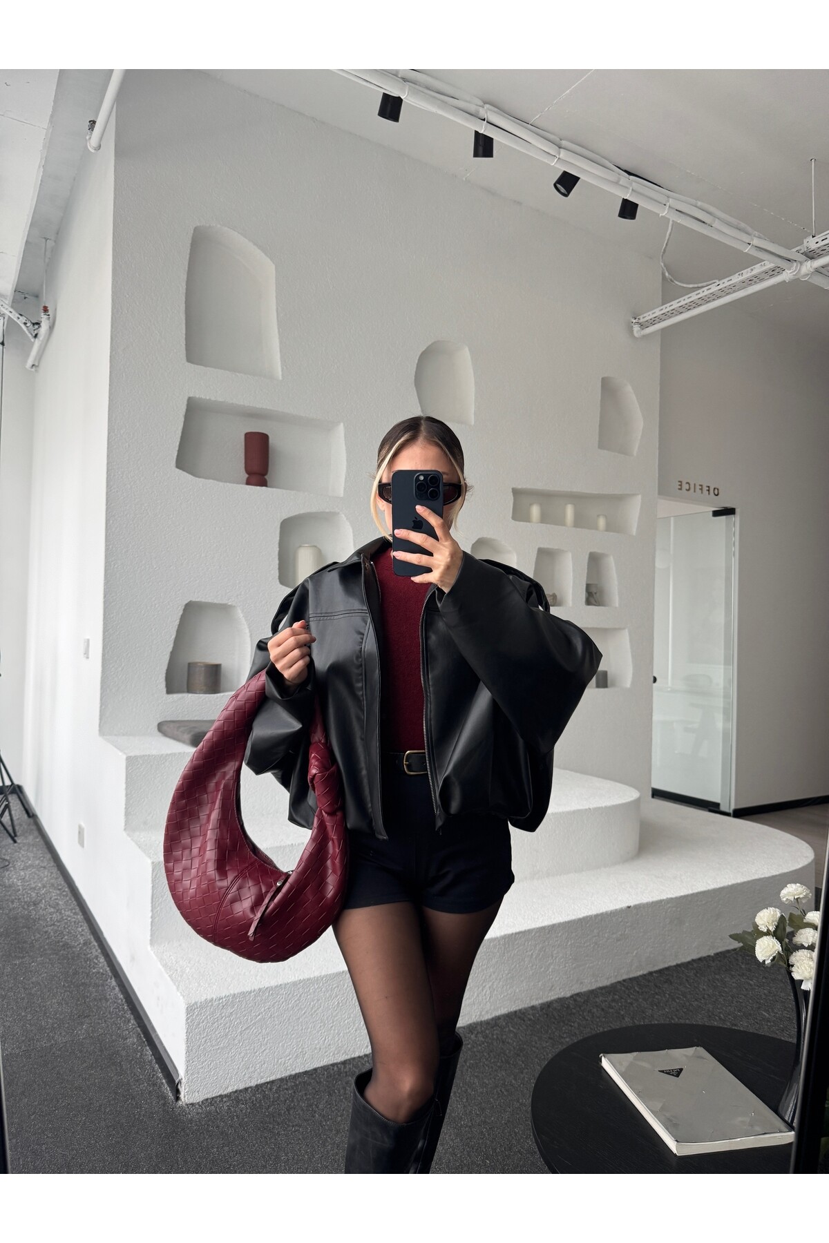 Siyah kısa deri ceket