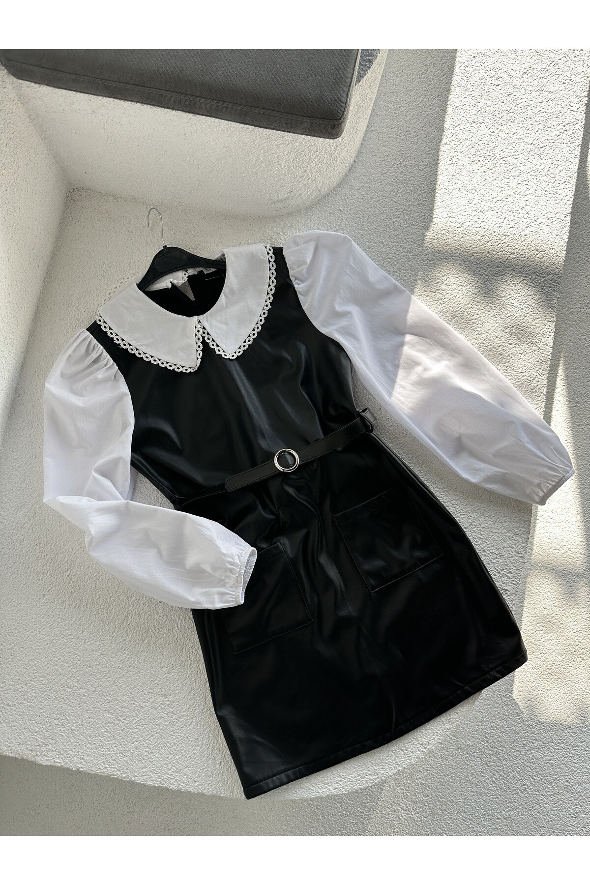 Vintage Yaka Kemerli Deri Elbise  Siyah